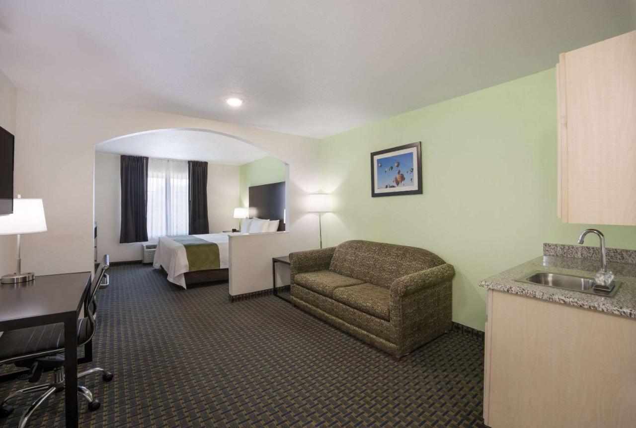 Quality Inn & Suites Clayton, Nm Buitenkant foto
