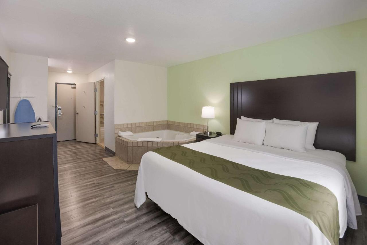 Quality Inn & Suites Clayton, Nm Buitenkant foto