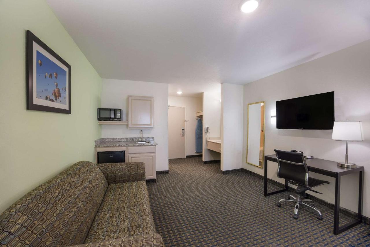 Quality Inn & Suites Clayton, Nm Buitenkant foto