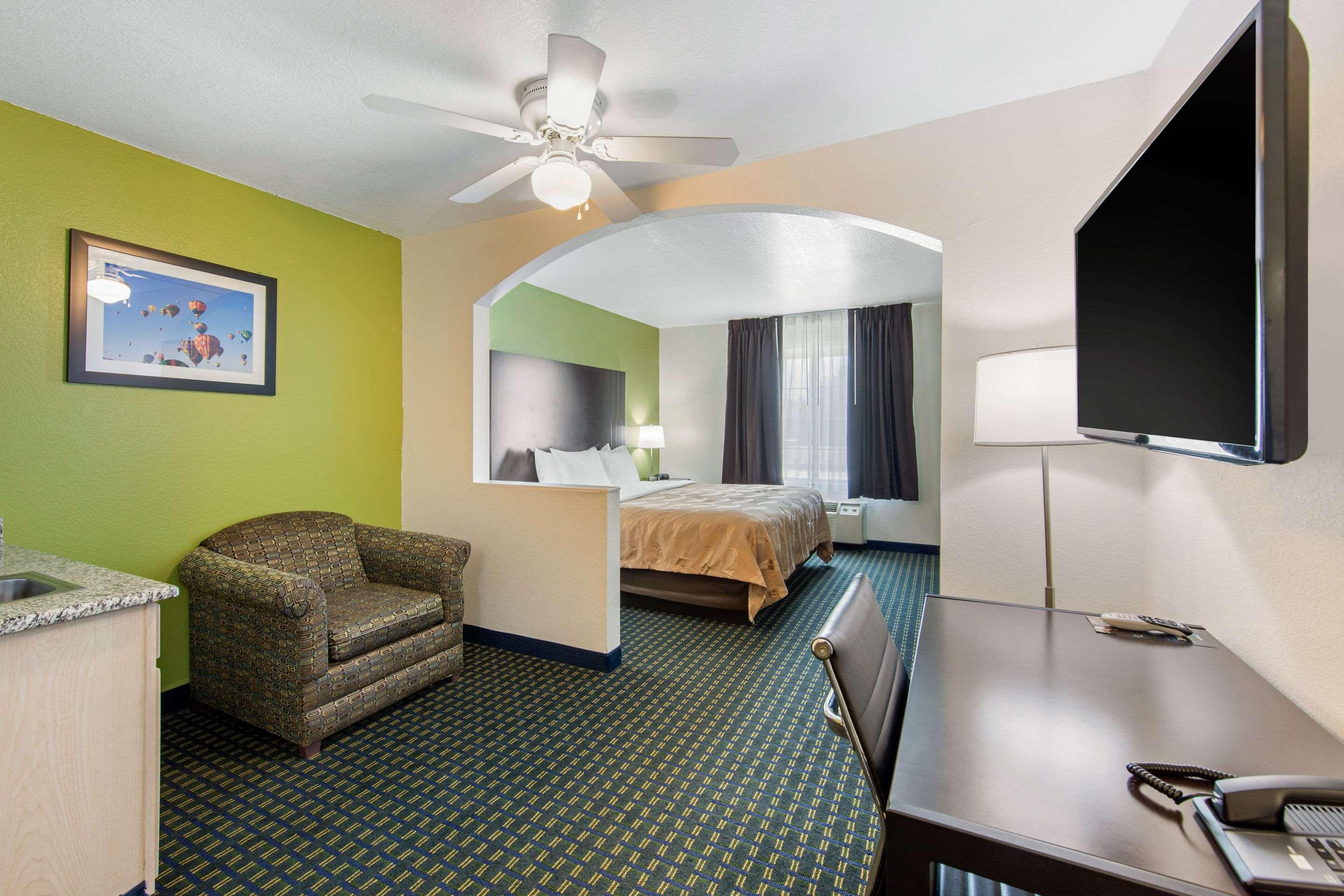 Quality Inn & Suites Clayton, Nm Buitenkant foto