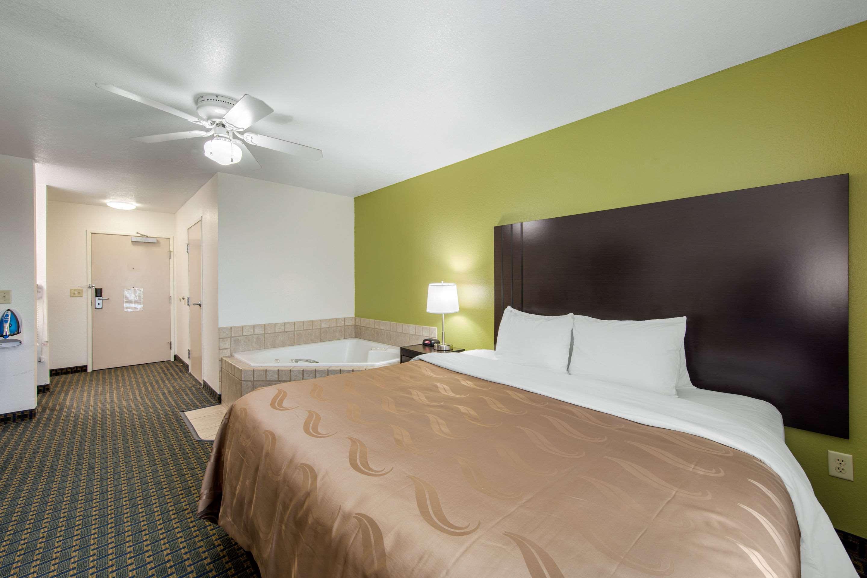 Quality Inn & Suites Clayton, Nm Buitenkant foto