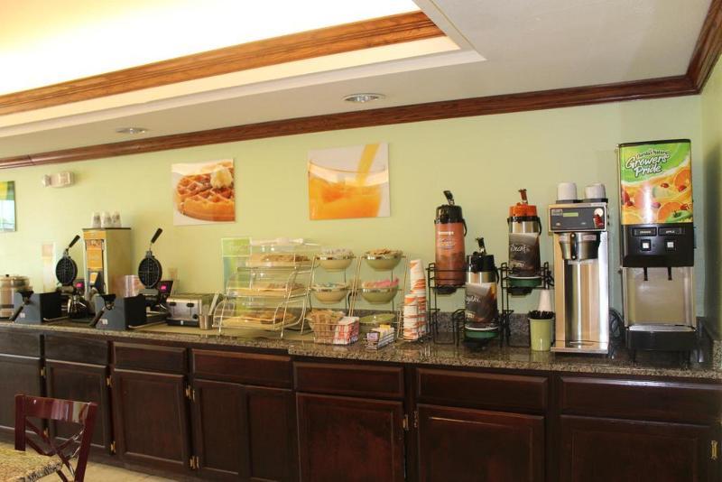 Quality Inn & Suites Clayton, Nm Buitenkant foto