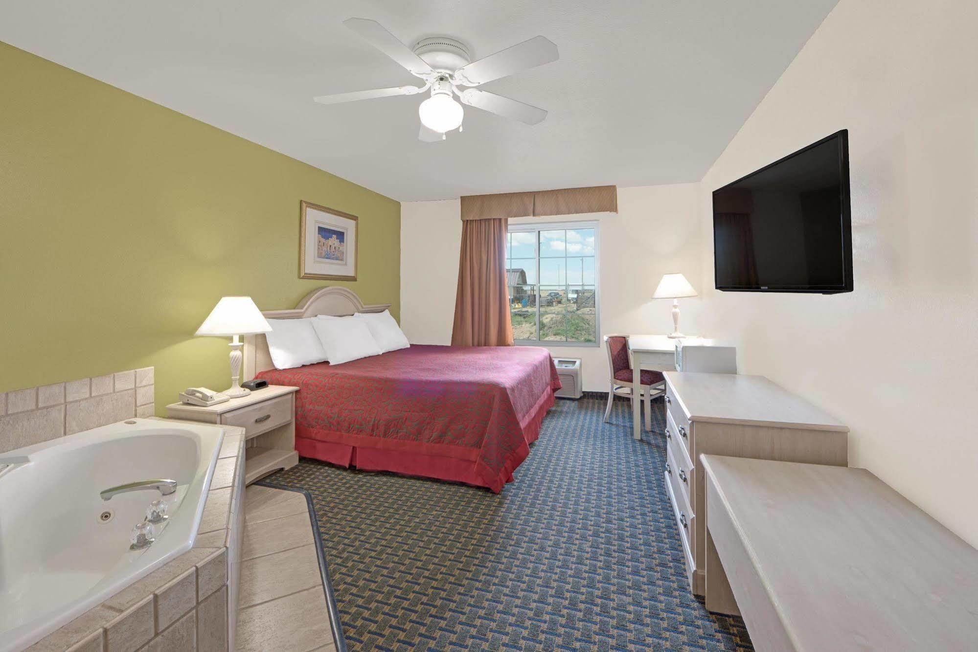 Quality Inn & Suites Clayton, Nm Buitenkant foto