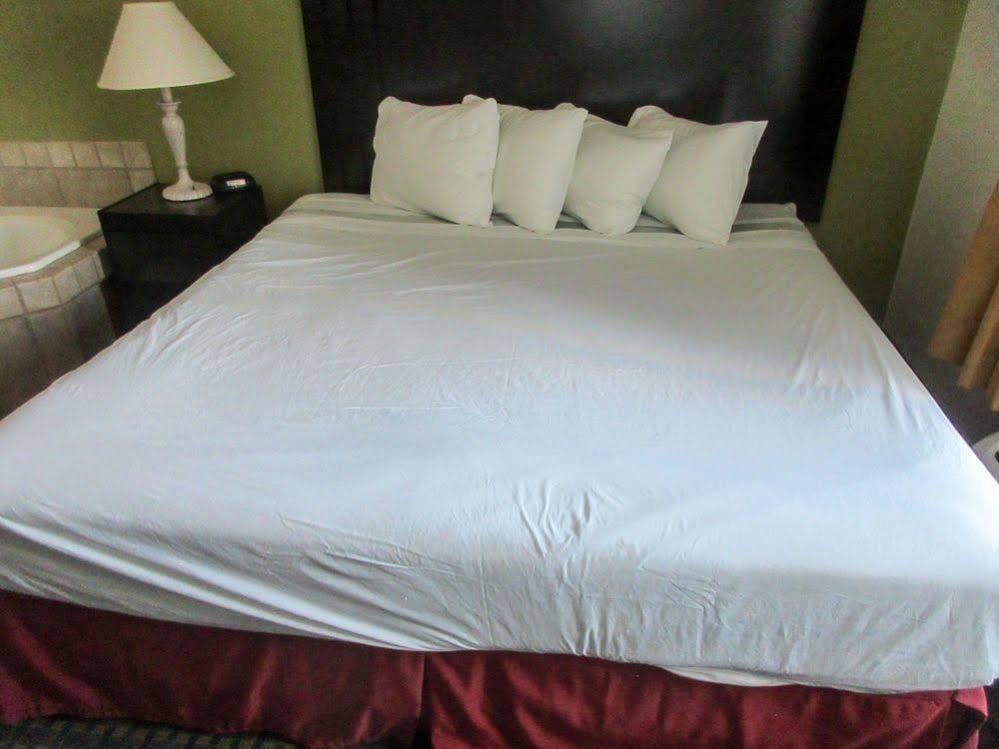 Quality Inn & Suites Clayton, Nm Buitenkant foto