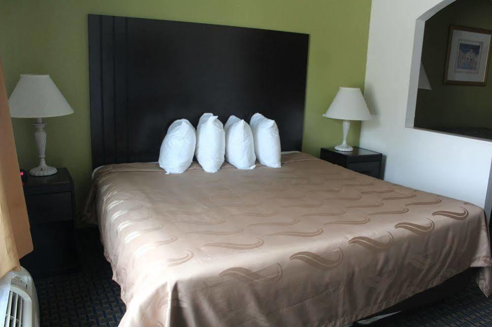 Quality Inn & Suites Clayton, Nm Buitenkant foto